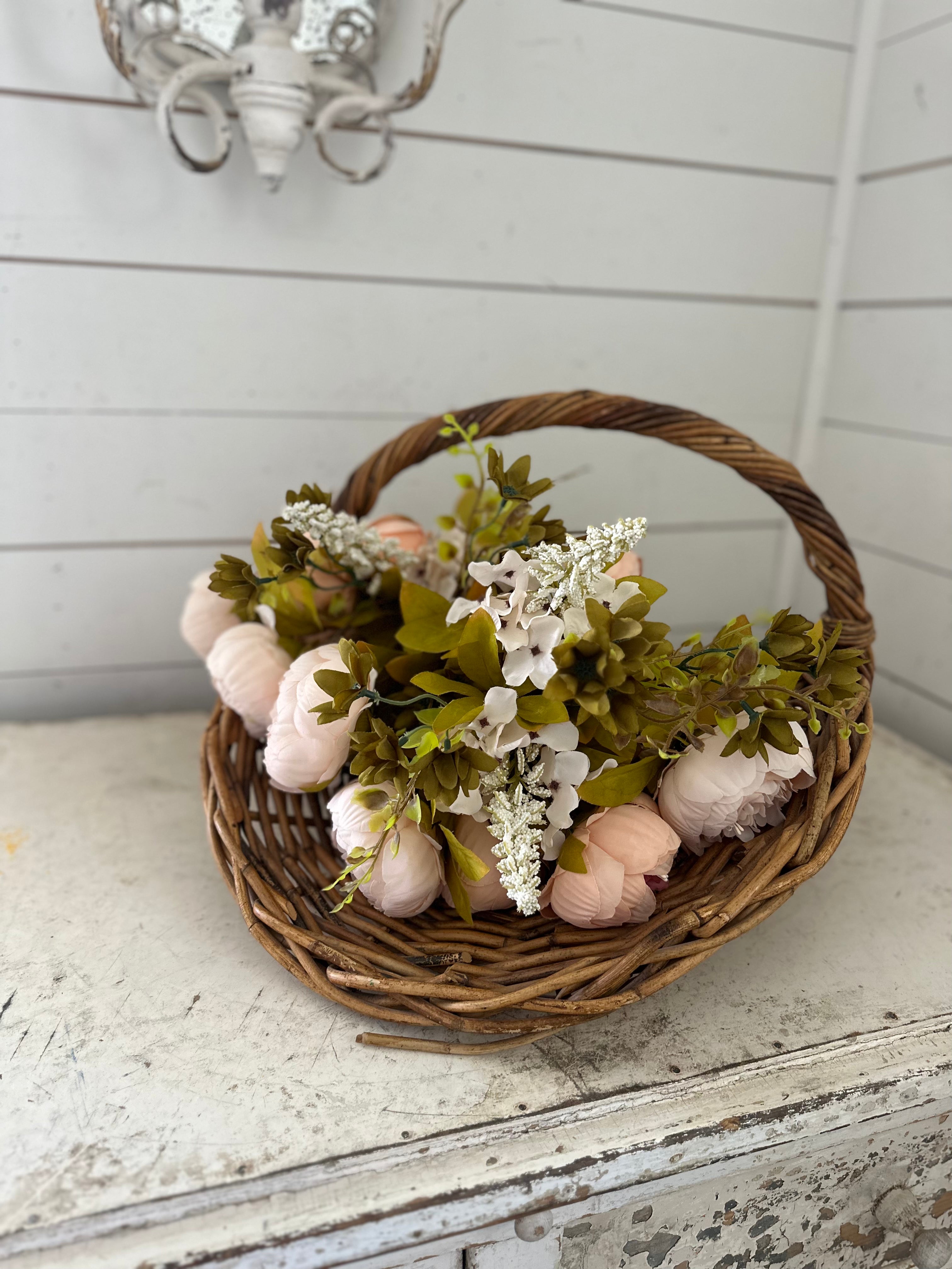 Vintage Harvest basket not in perfect condition floral not included