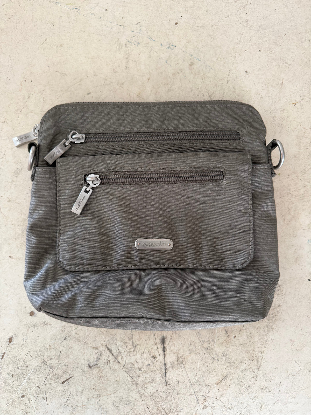 Baggallini Let’s Escape Cross Body Purse in neutral Gray - MISSING STRAP