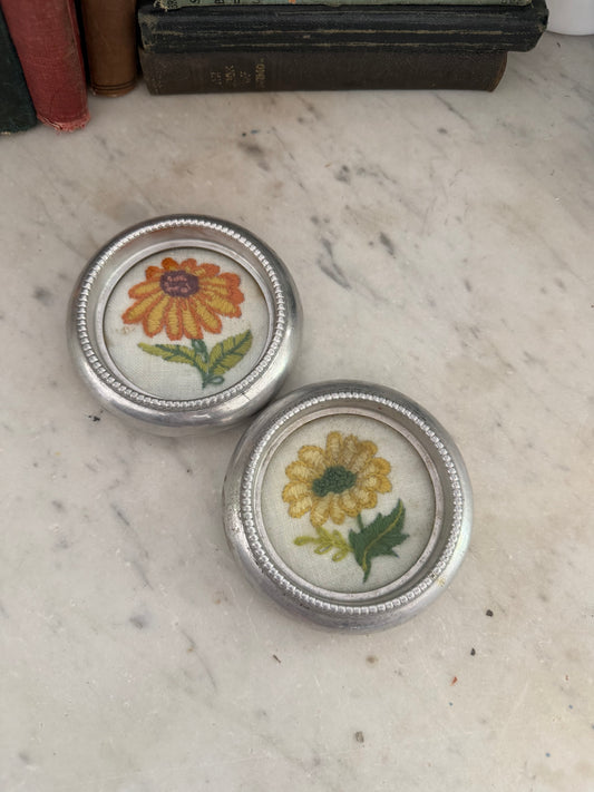 Set of 2 Needlework Crewel Round Frames Metal Glass With Completed Floral Art