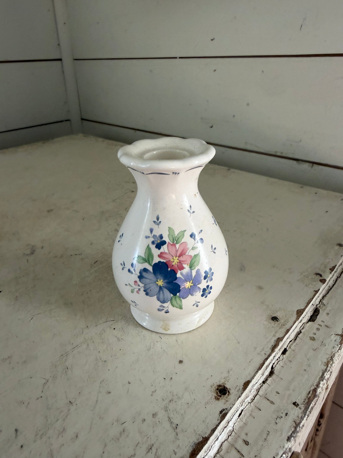 Ceramic candle holder