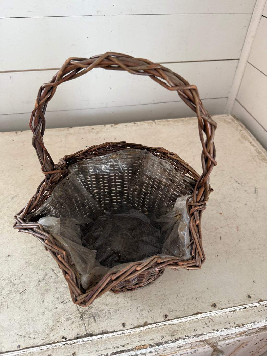Ruffle Edge Basket