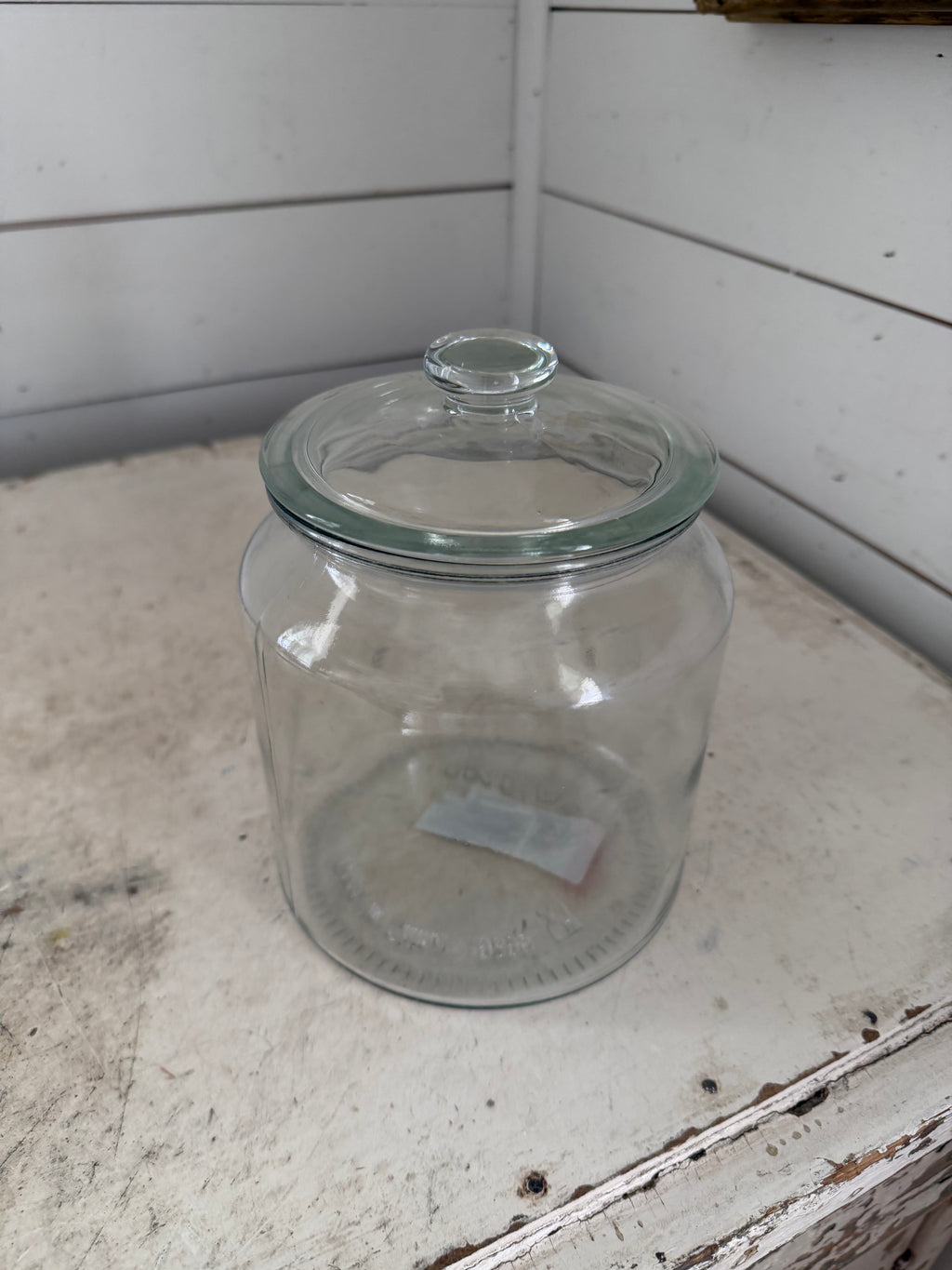Clear glass jar with lid will get transfer on it