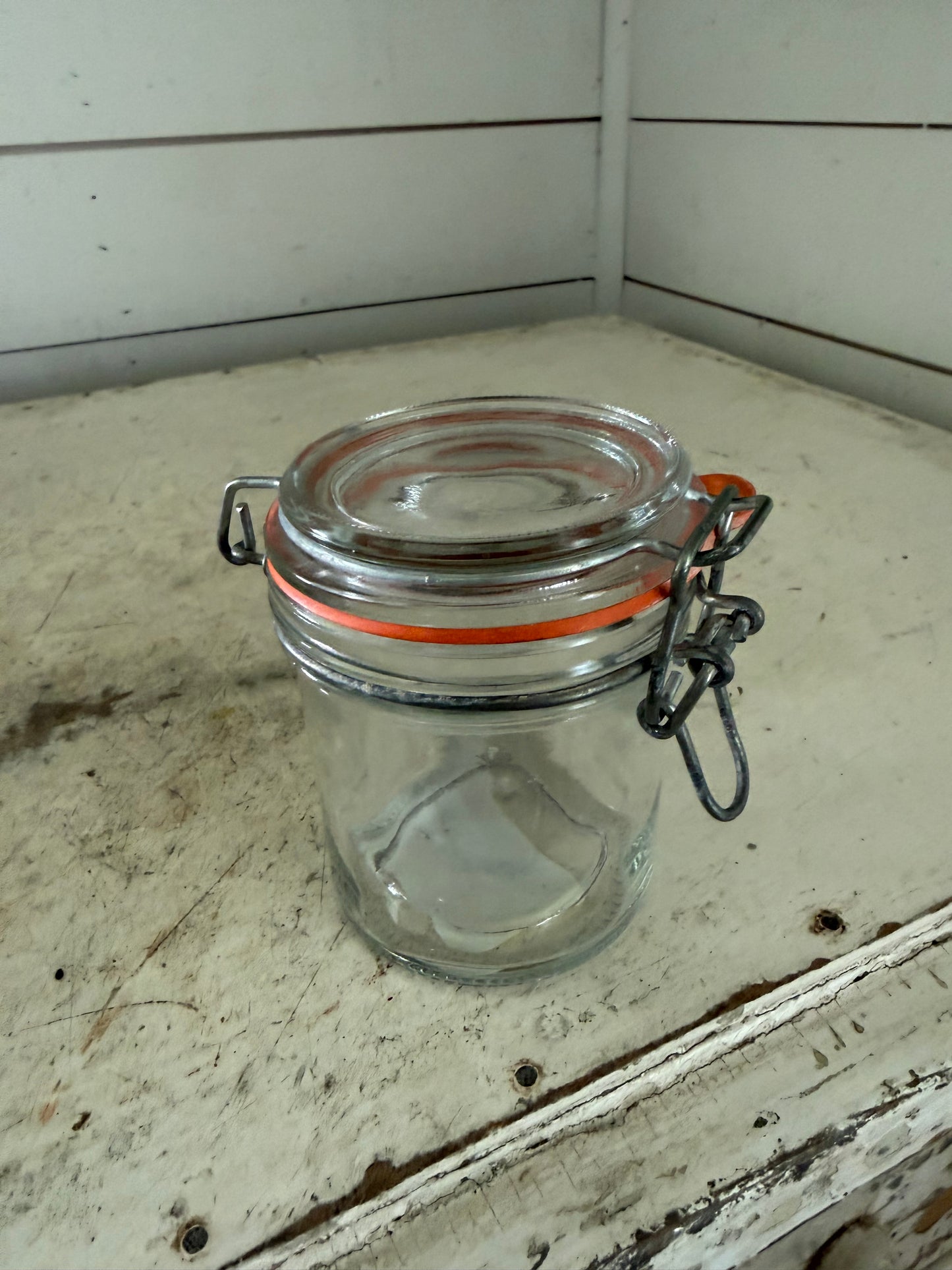 Small hermetic jar