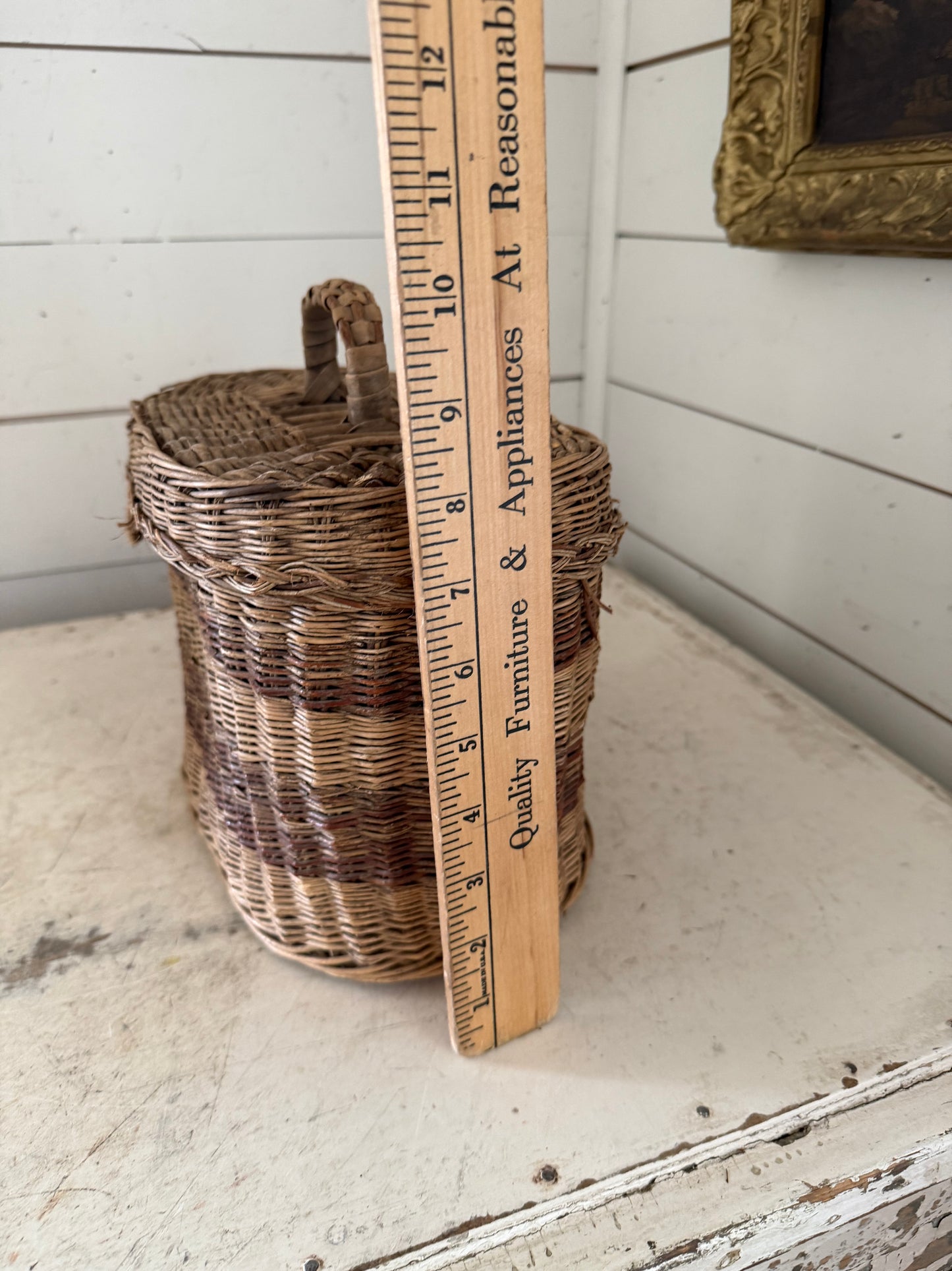 Hinged basket with lid