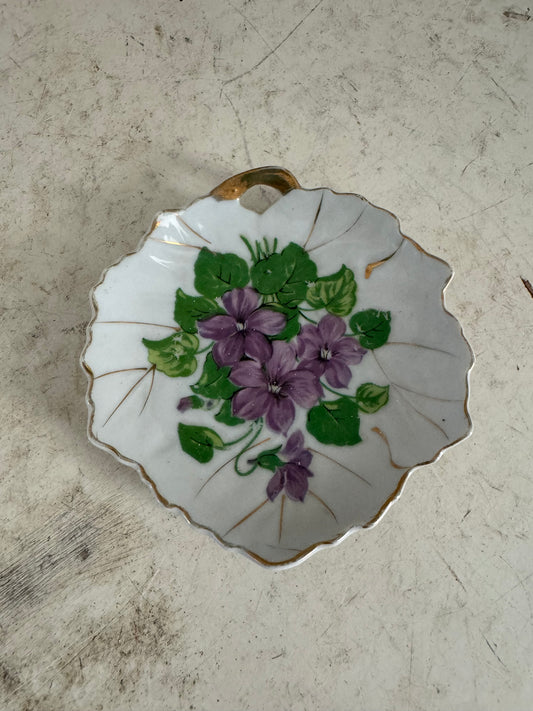 Vintage Leaf Plate