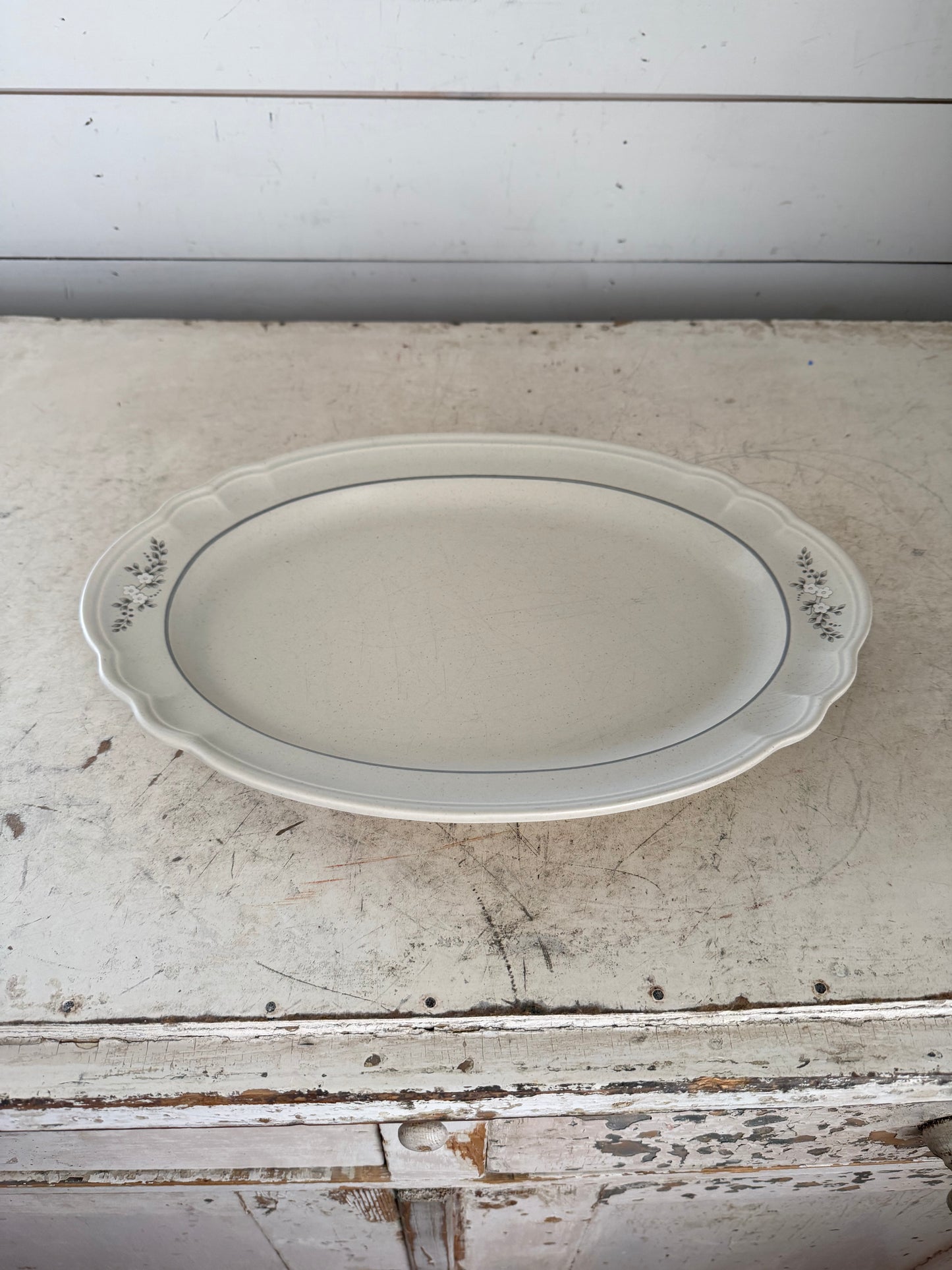 Pfaltzgraff Heirloom 016 Floral Oval Chop/Serving Platter 1984-97 USA 15"x10.5"