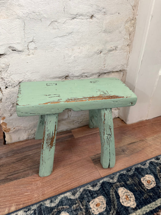 Chippy primative Bench - small 8.25” tall
