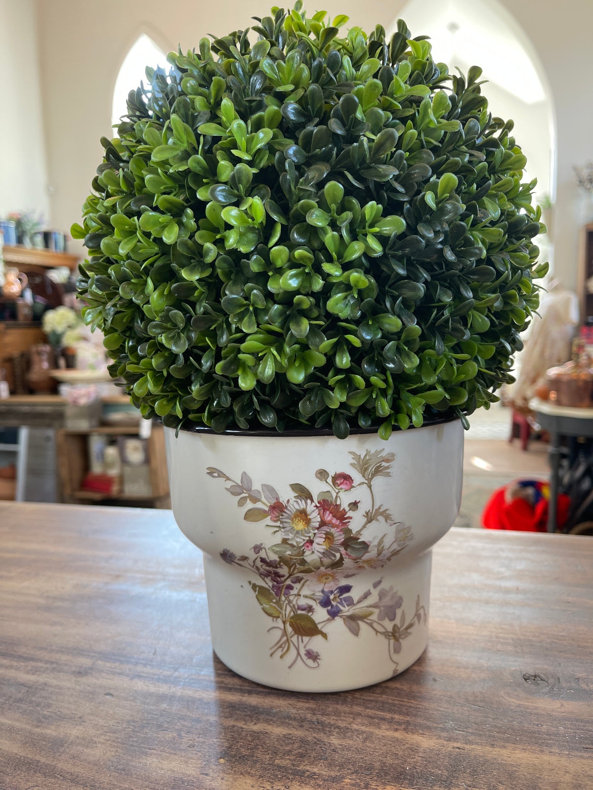 Enamel pot with IOD transfer greenery included