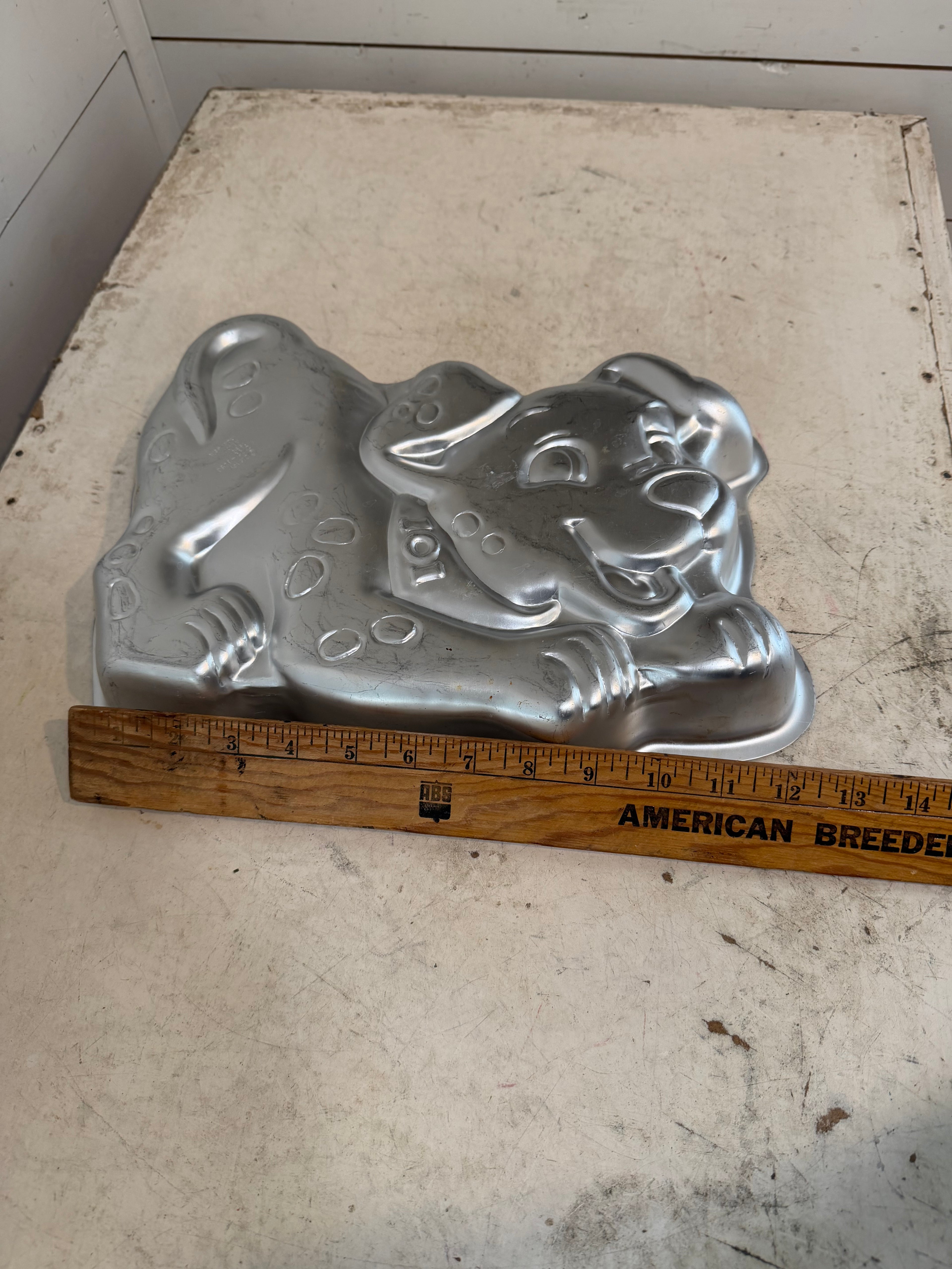 Wilton Dalmation Puppy cake pan