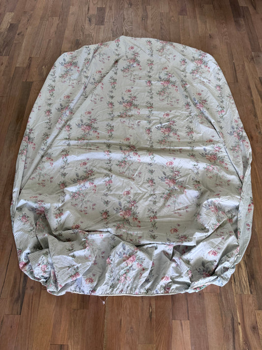 Full size floral fitted sheet