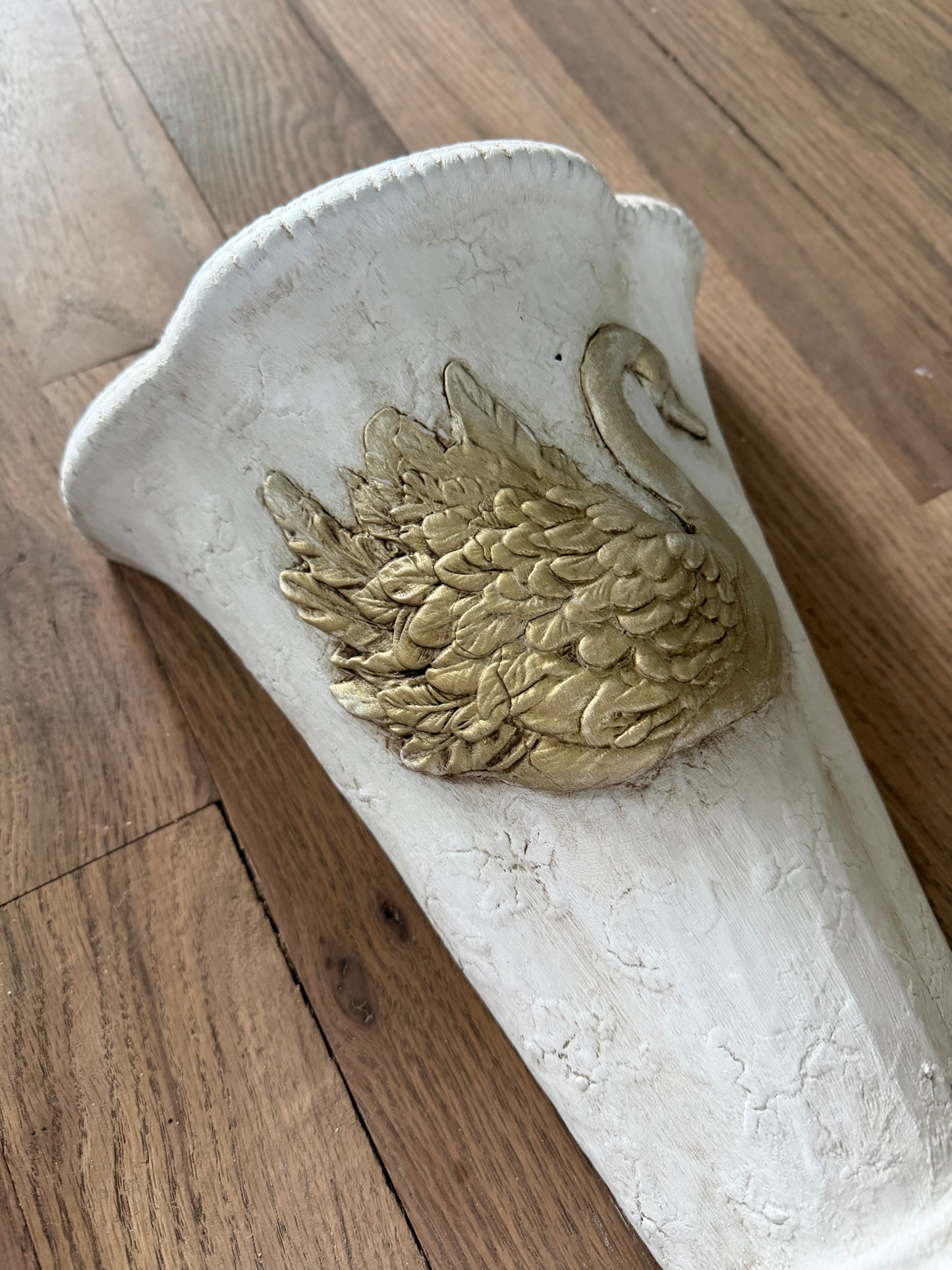 Ceramic Swan Wall Pocket - Greenery not included
