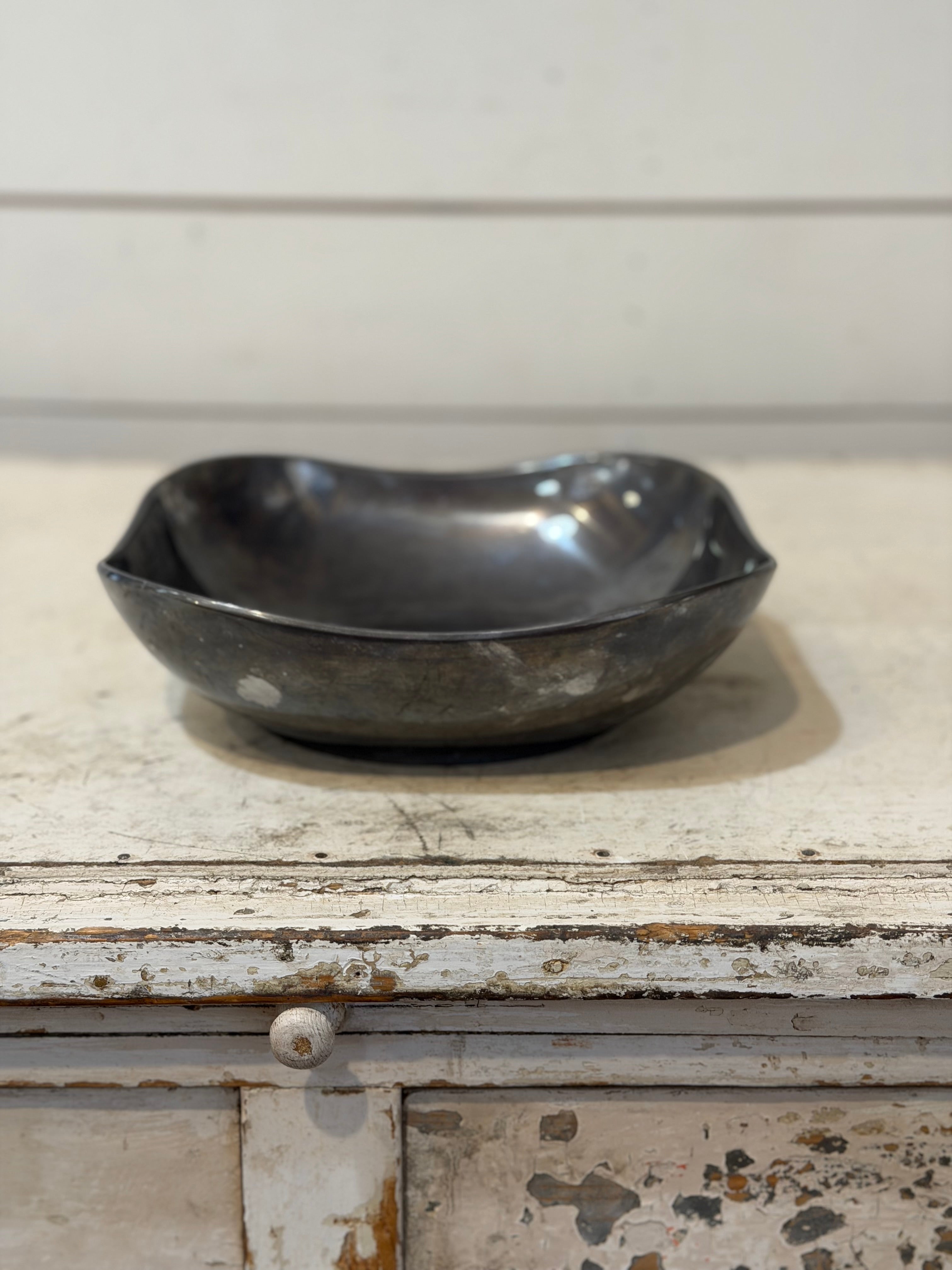 Wilton Armatale serving bowl