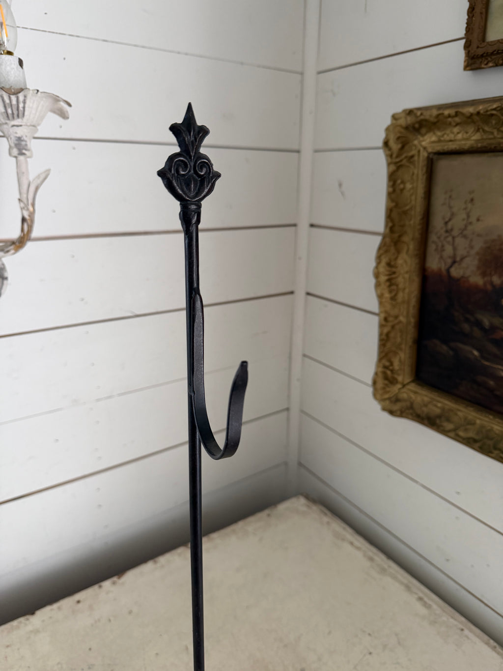 24” Cast Iron Wreath Stand