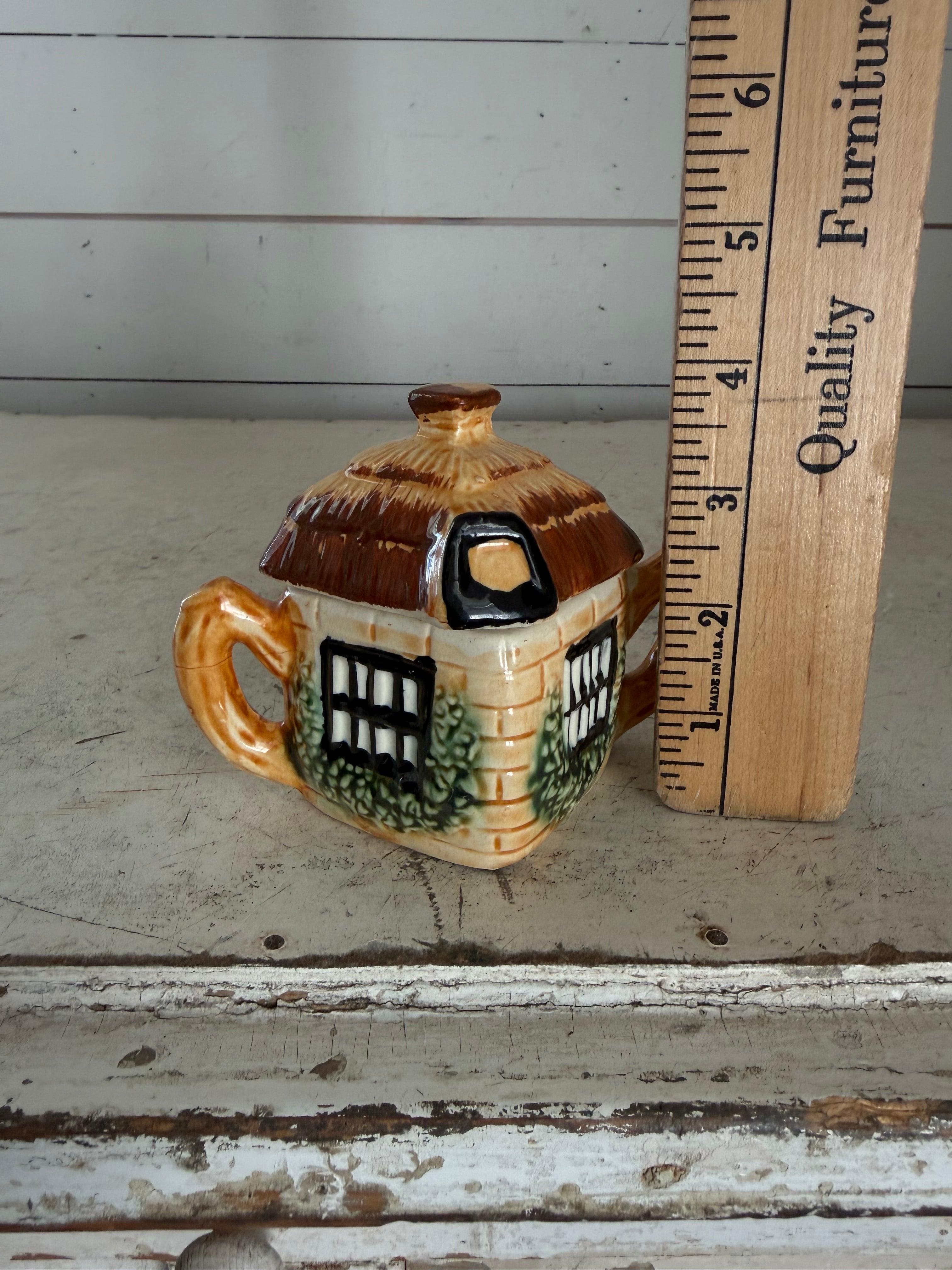 Vintage cottage ware sugar bowl with lid