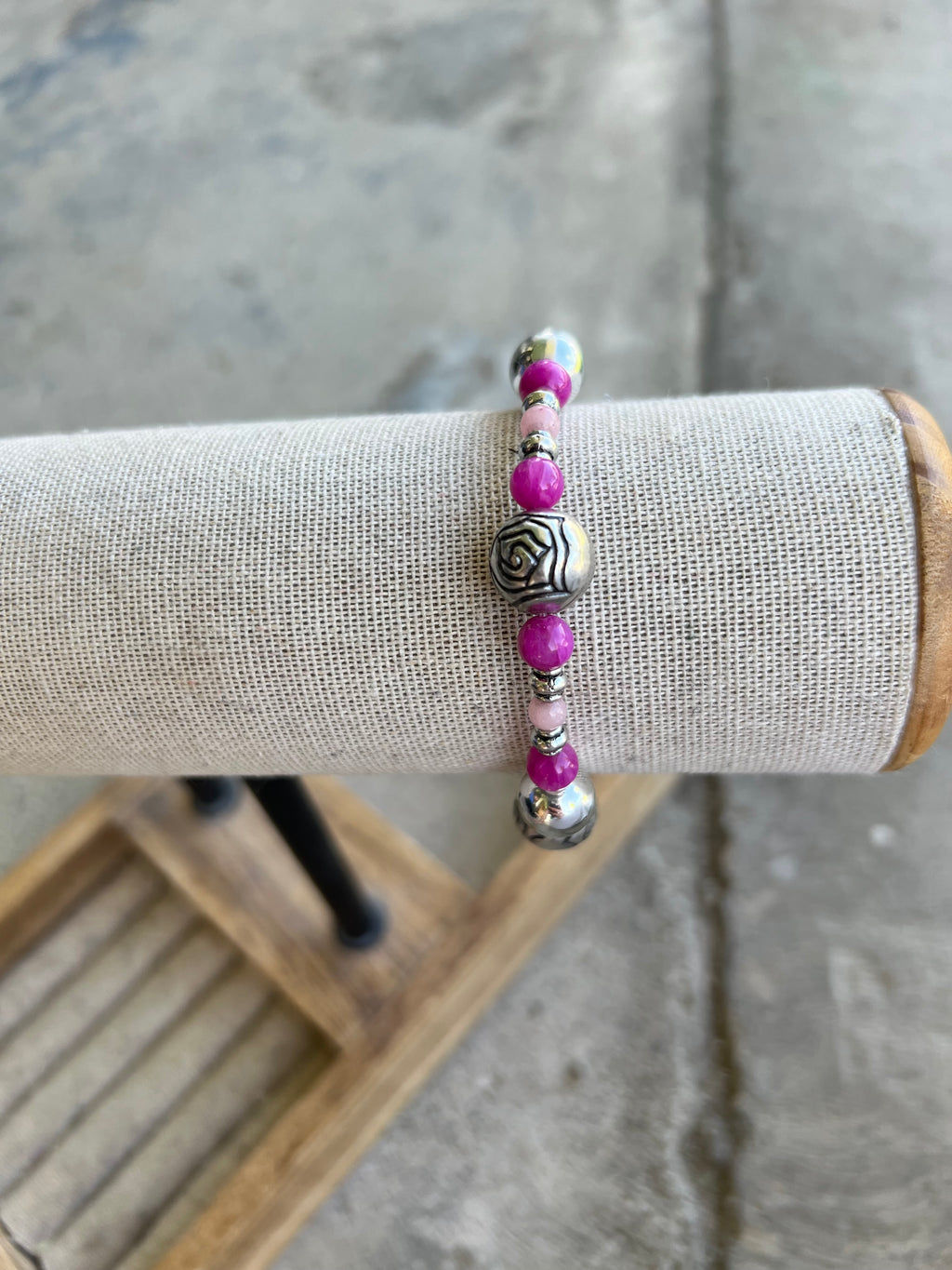Pink, silver rose beaded bracelet