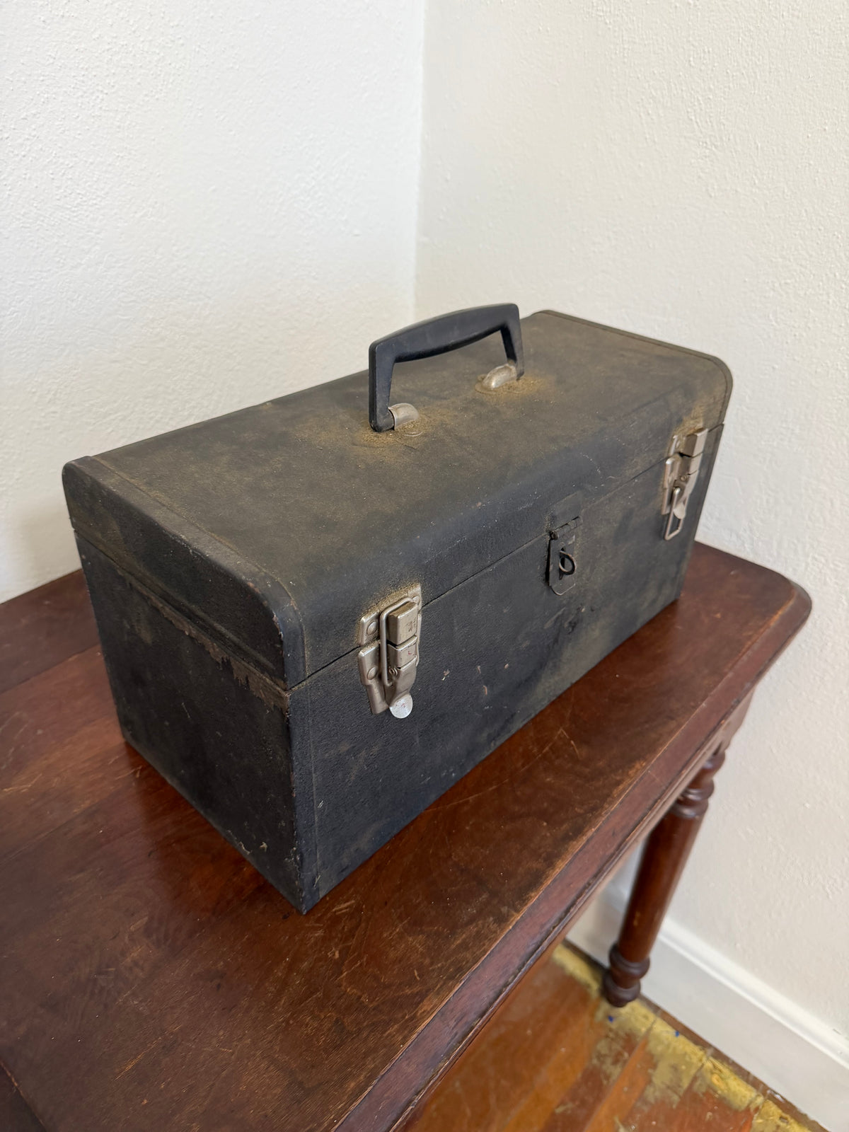Vintage Metal Toolbox - Will Get Makeover