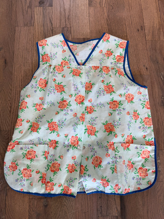 Vintage Front Snap Floral Apron cover