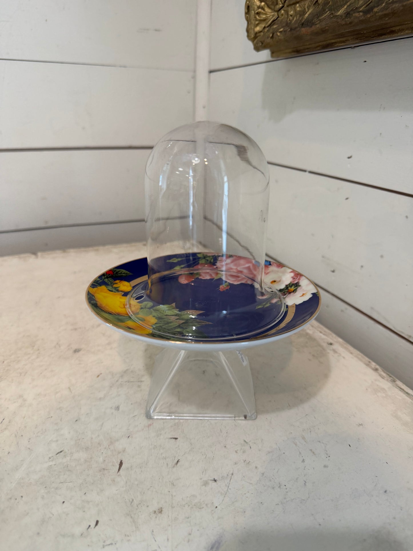 Mini cloche with floral plate