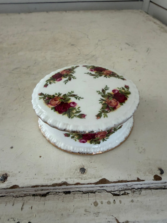 Vintage Royal Albert Old Country Roses Trinket Box w/Lid Bone China W/Gold Trim