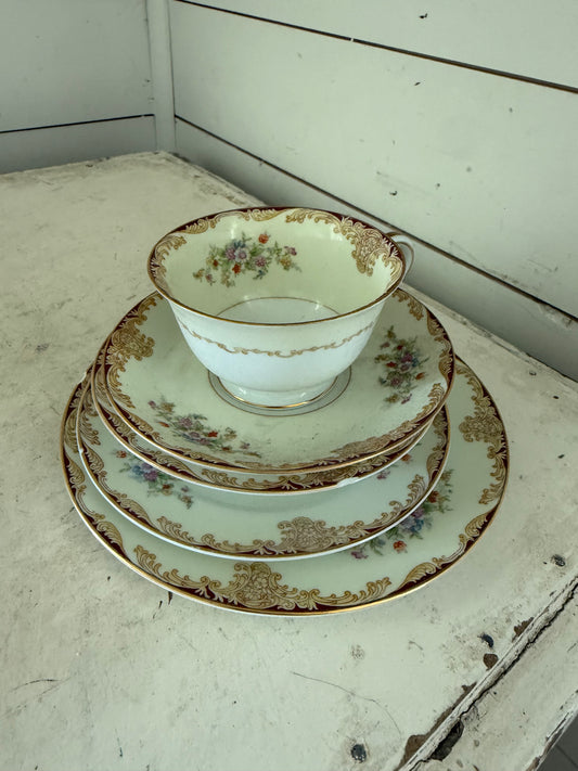 Set of chipped Noritake made in occupied Japan China
