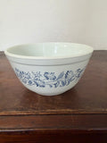 Vintage Pyrex Colonial Mist White Bowl White 7”