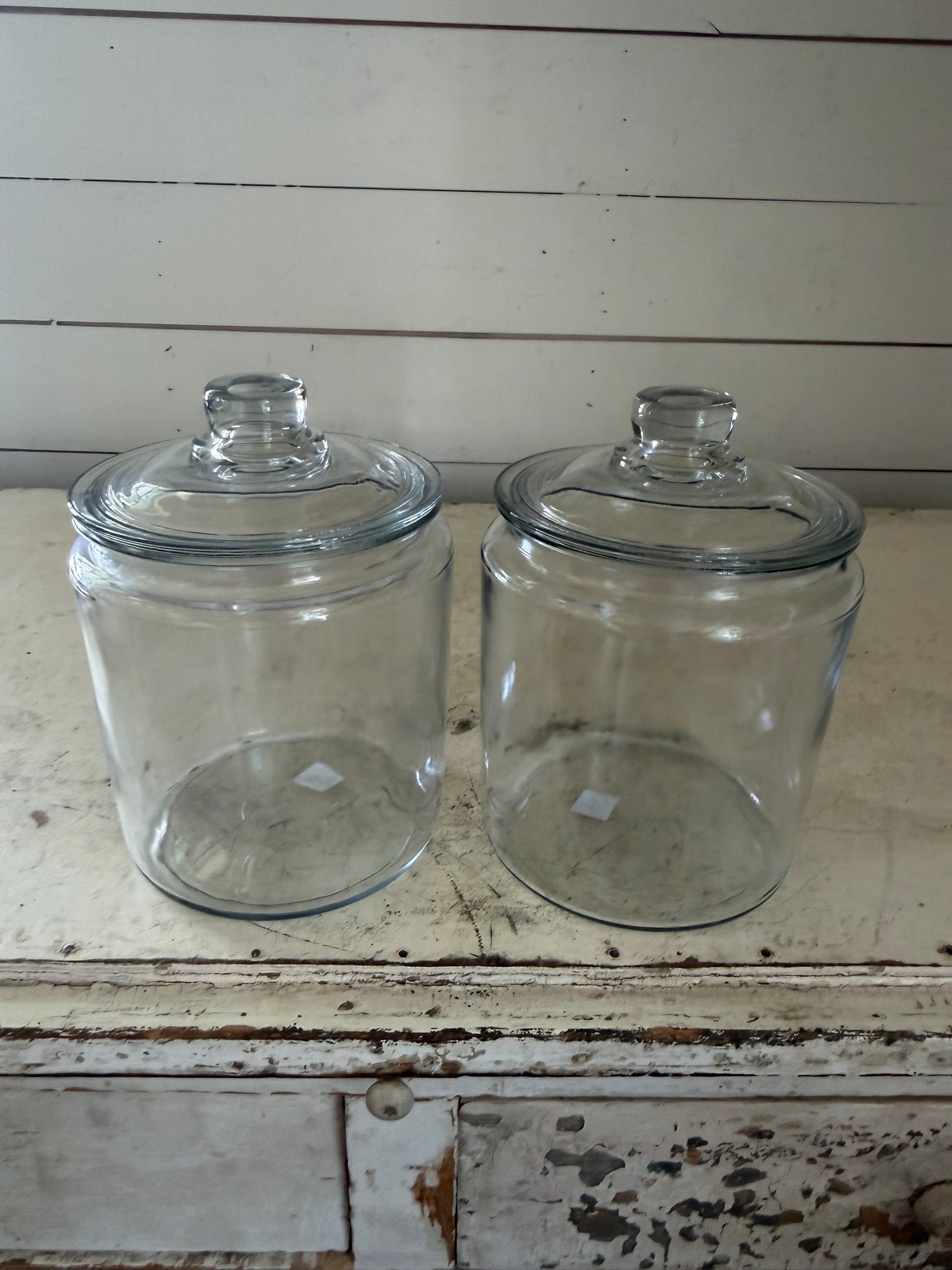 Clear glass canister with lid will get transfer sold individually