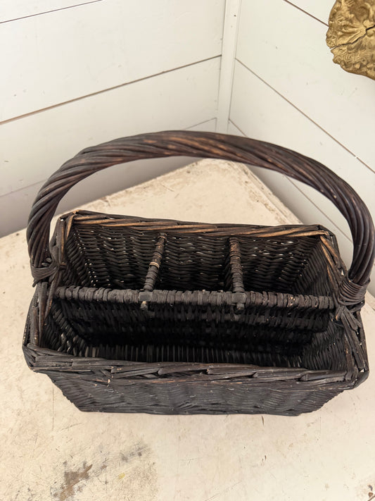Wicker basket organizer with handle