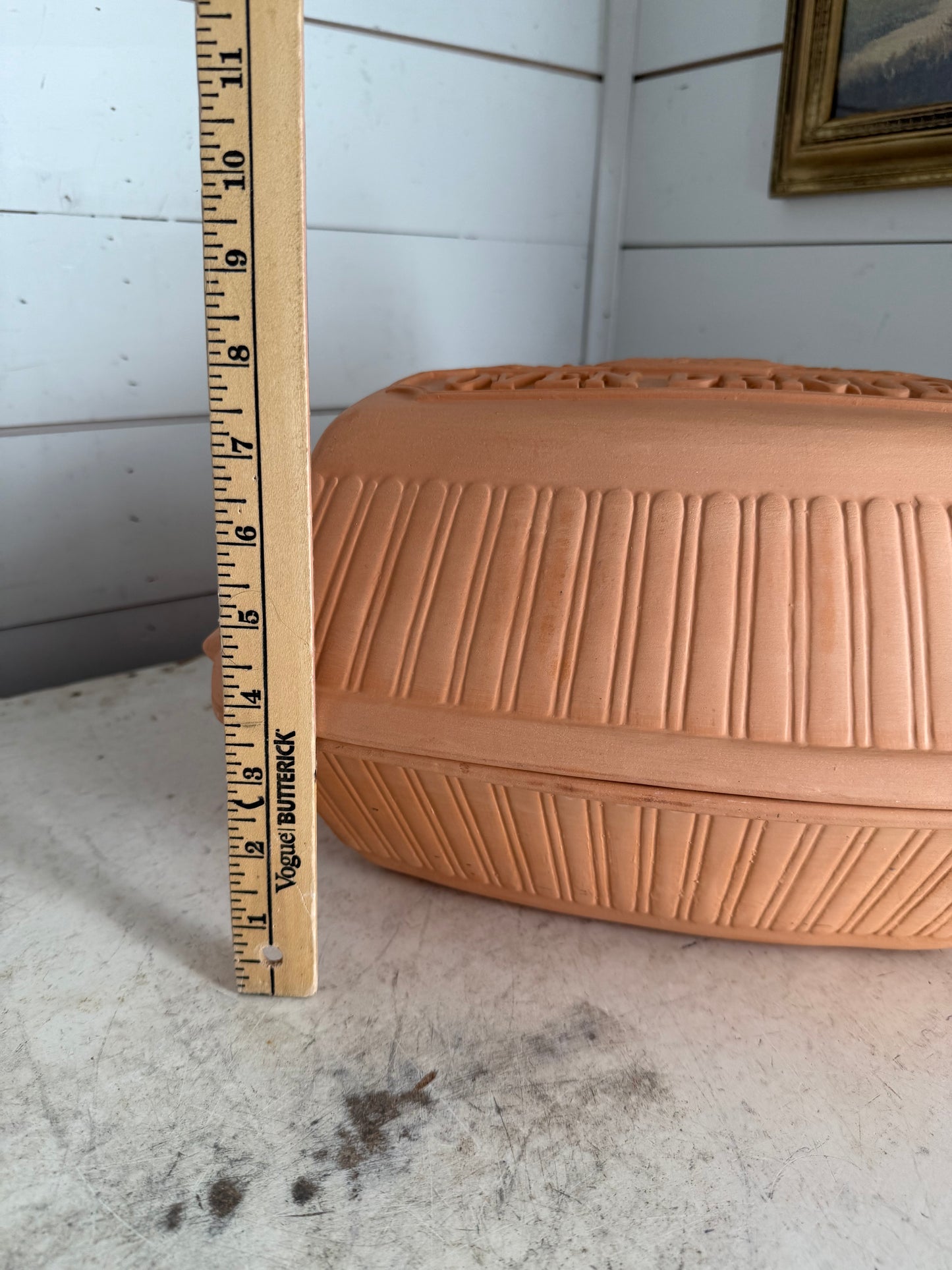 Vintage Oven Brique Nordic Ware 4 Qt Terracotta Clay Cooker Unglazed Stove Bake has chip