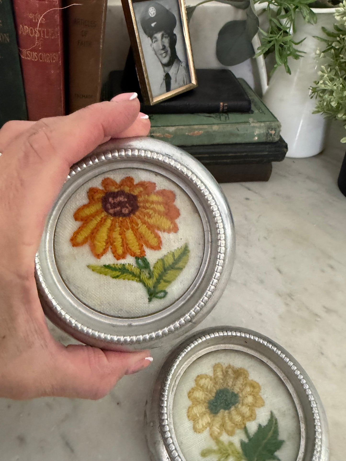 Set of 2 Needlework Crewel Round Frames Metal Glass With Completed Floral Art