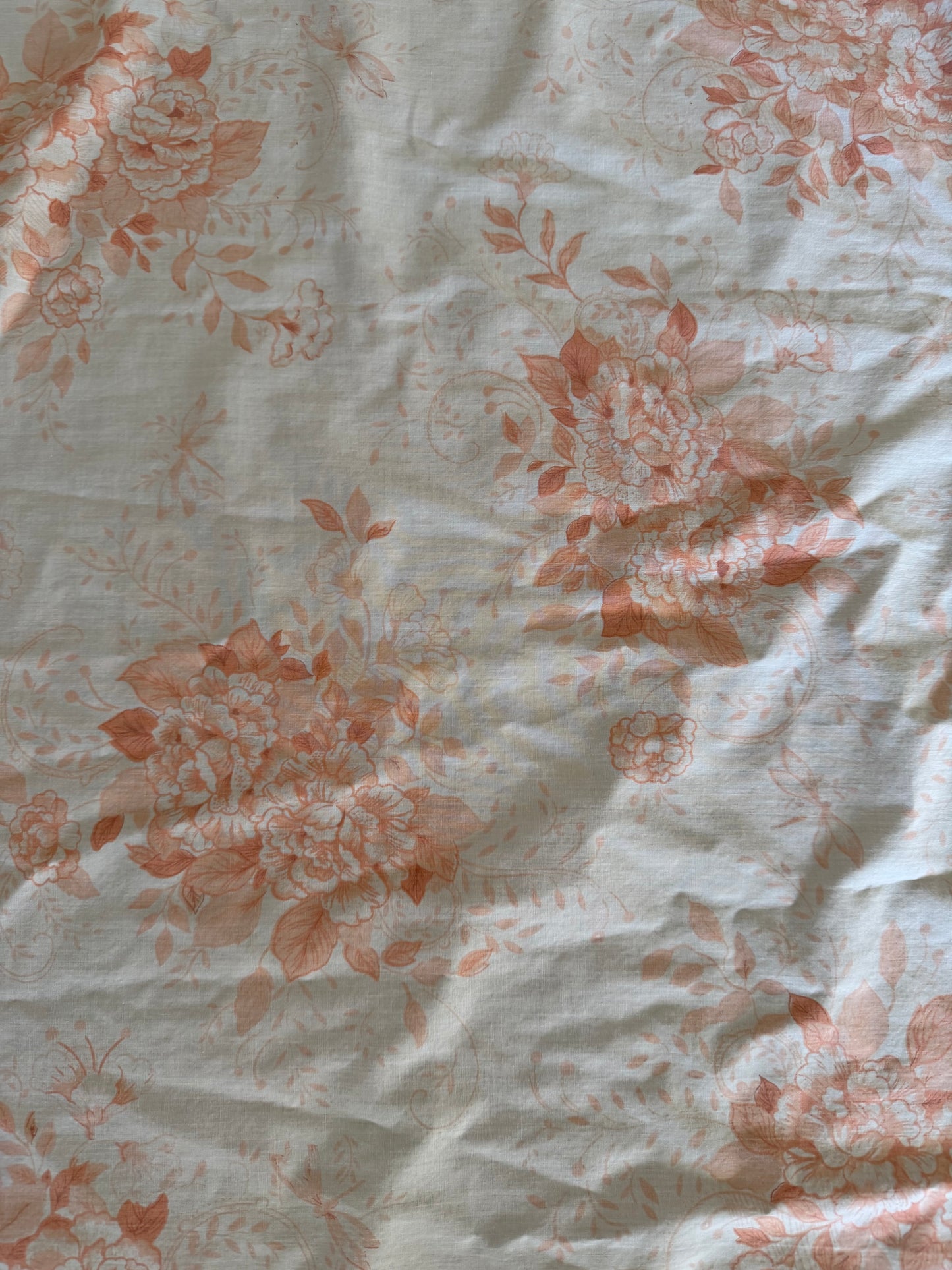 Peach and cream Tapestry pattern Ruffled Top Sheet - King Size