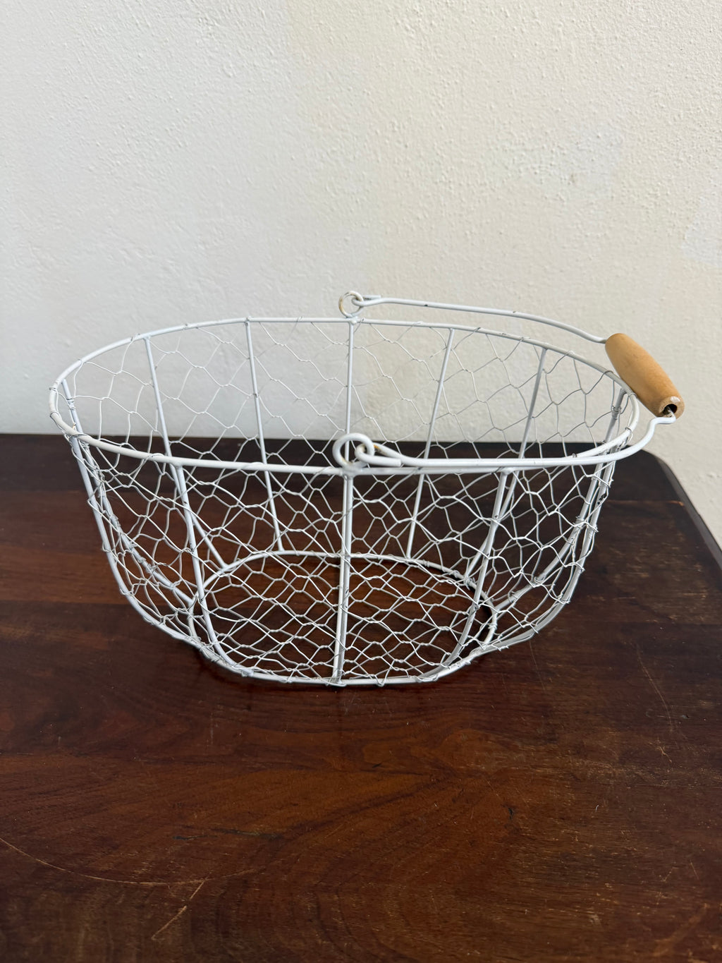 White Chicken Wire Basket with Wood Handle