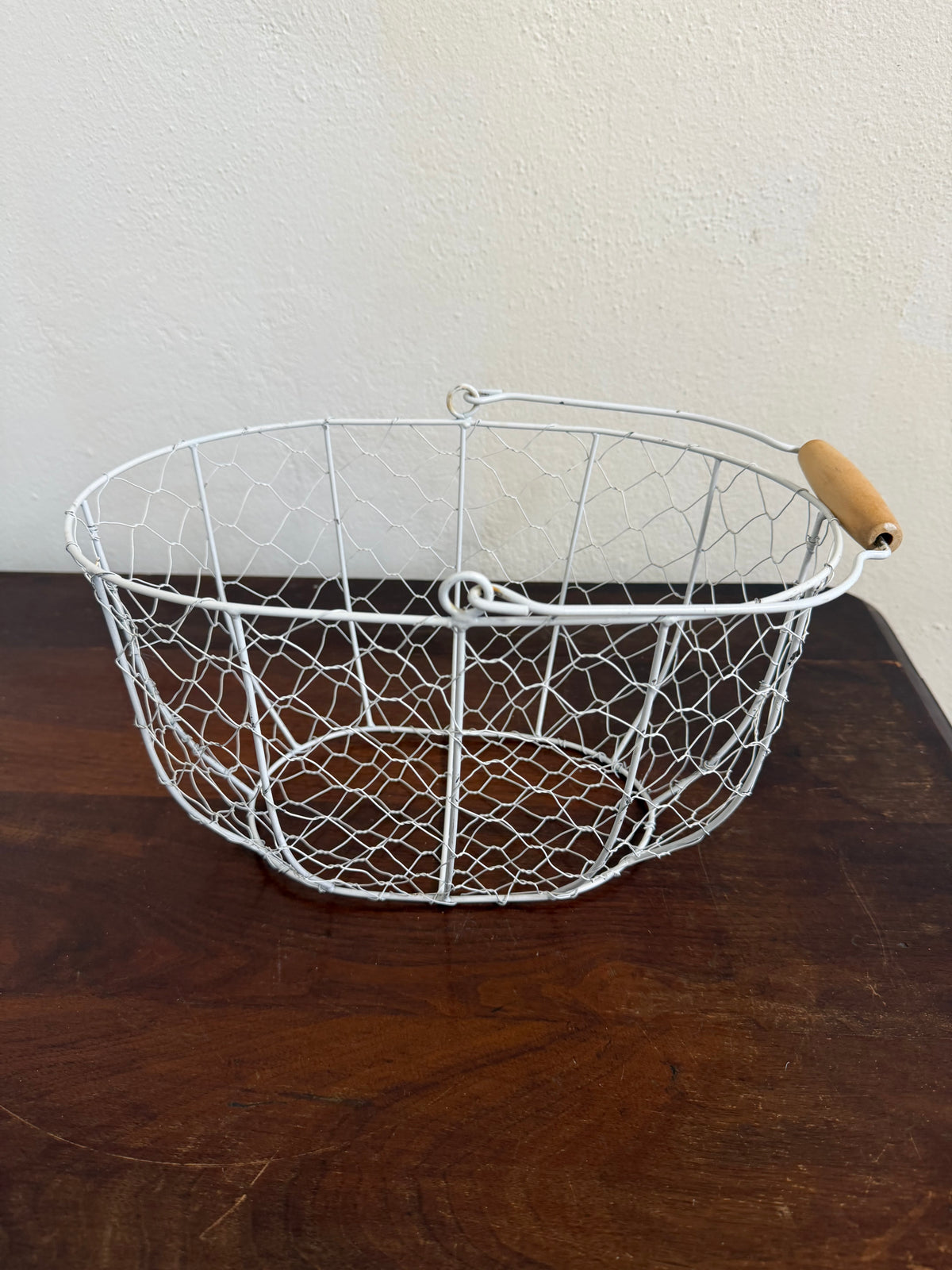 White Chicken Wire Basket with Wood Handle