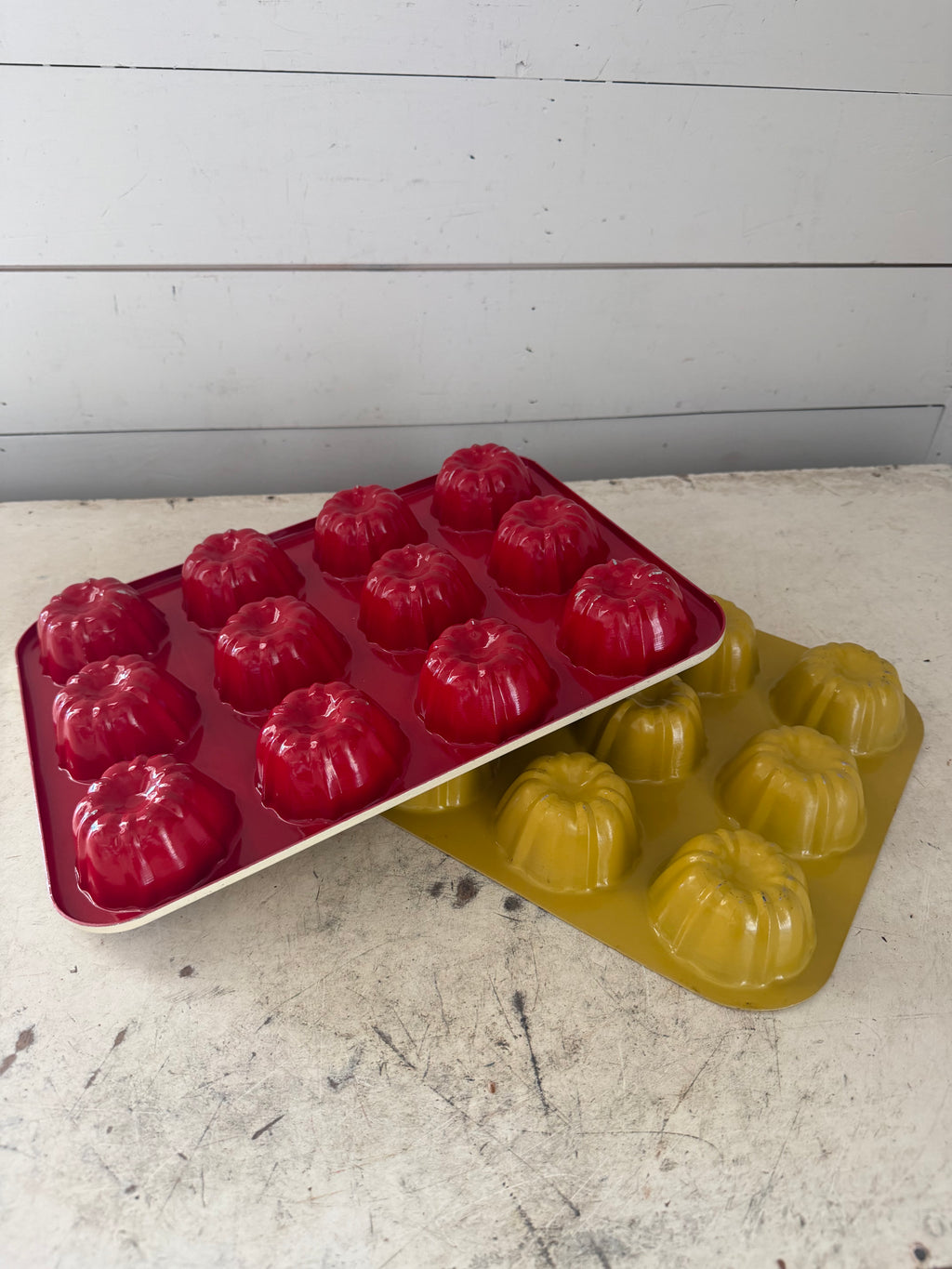 Vintage enamel, mini Bundt pan sold individually