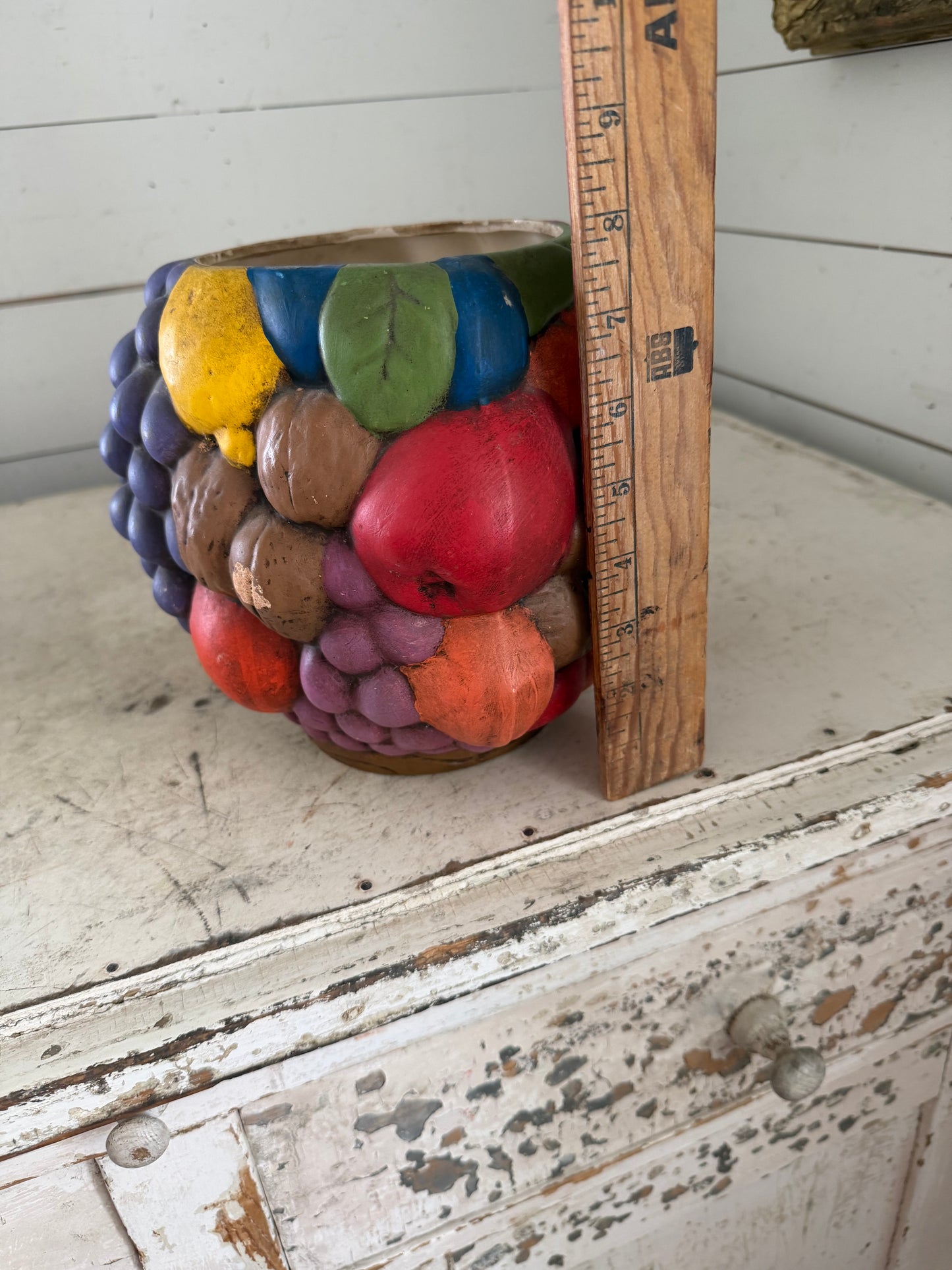 Mid Century Traditional Style Fruit vaseMulticolor will get painted