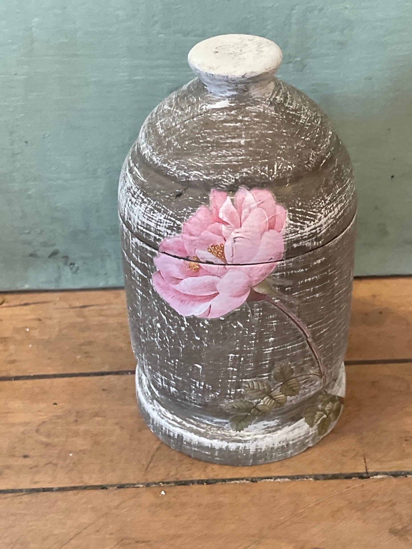Wood trinket dish with makeover urn with lid