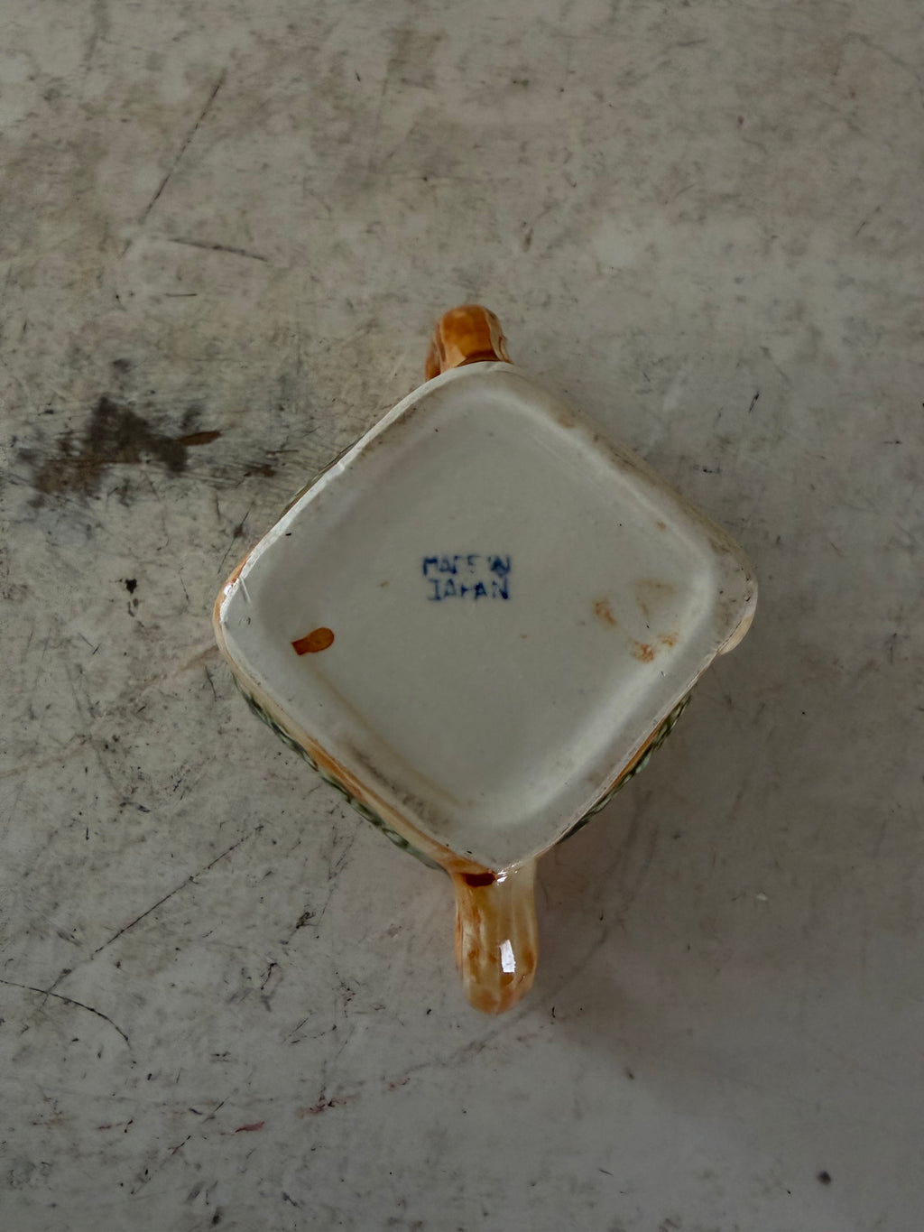 Vintage cottage ware sugar bowl with lid