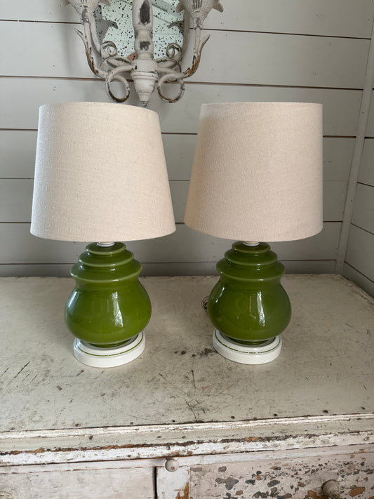 Set of 2 Mid Century Vintage porcelain Lamps -Green as is