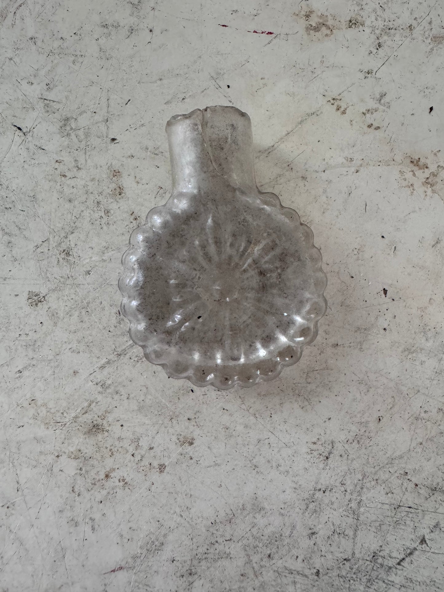 Antique Clear Sunburst pattern Smelling/scent bottle