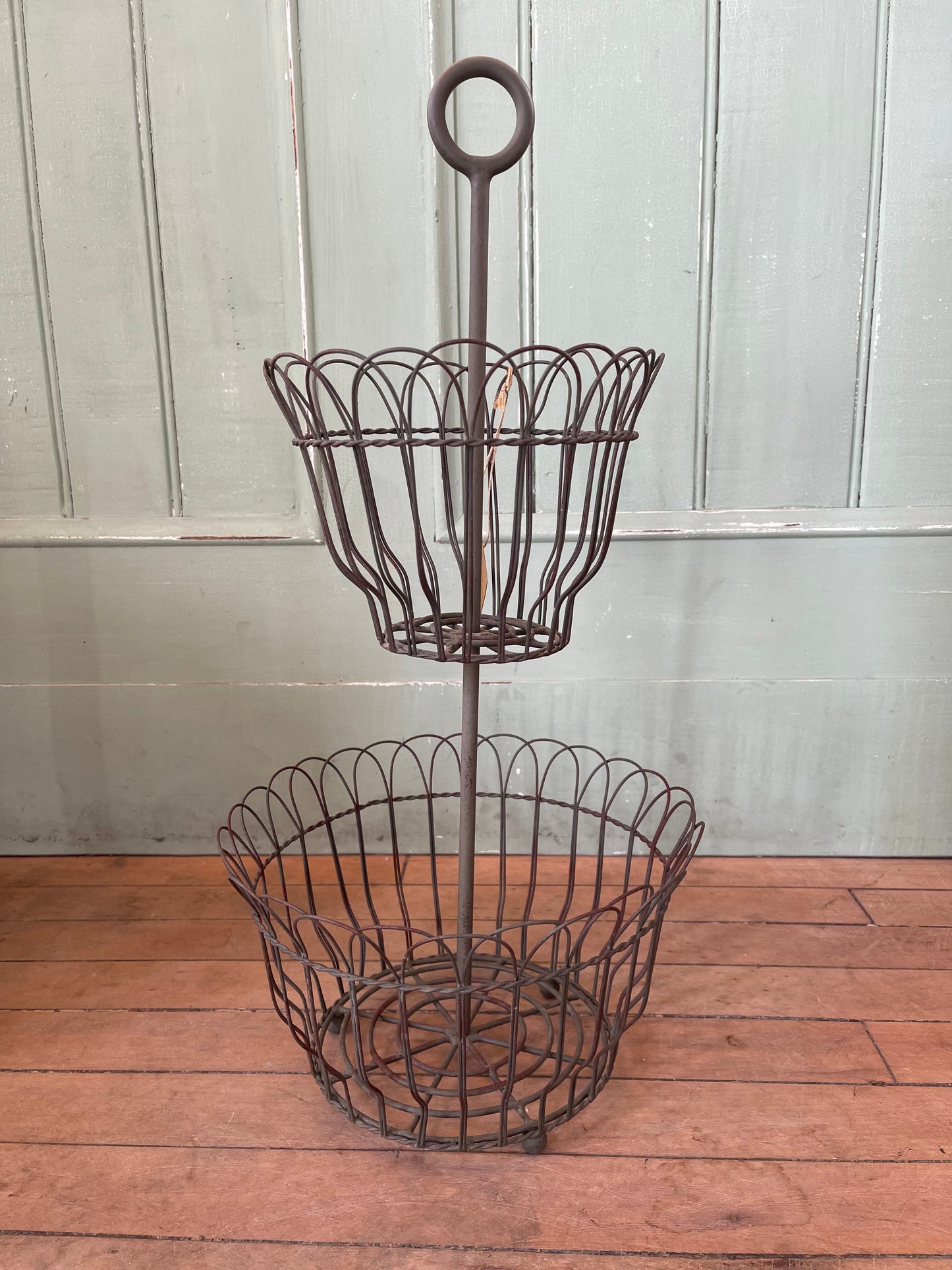 Two Tier Scallop Bowl Stand