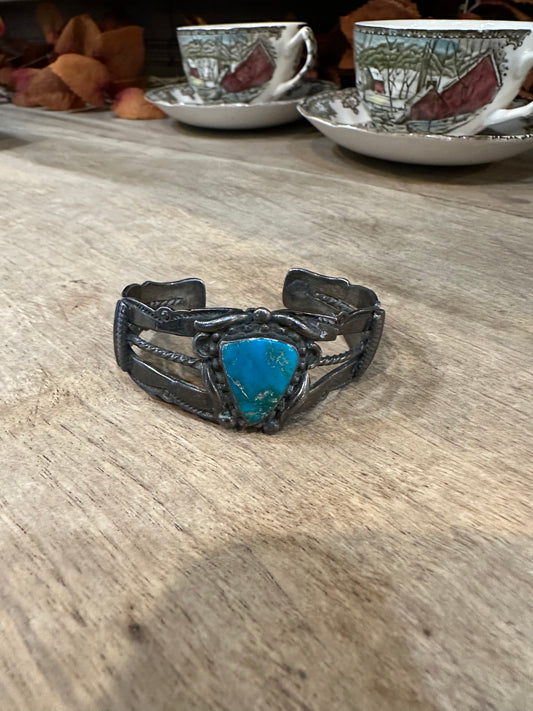 Vintage Navajo Silver and turquoise bracelet needs repaired
