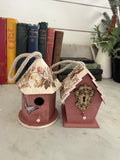 Casa para pájaros - pintada a mano, se vende por unidad