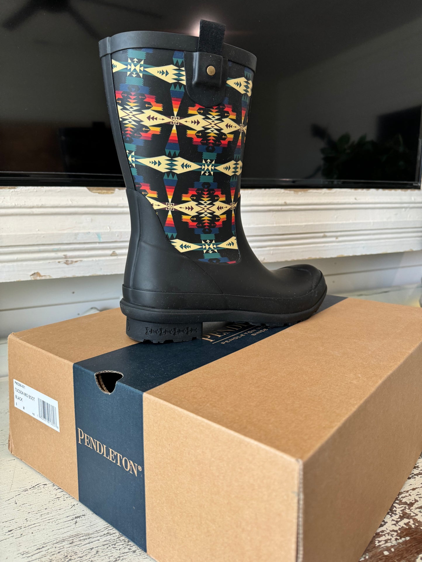 New Pendelton Mid Calf Rain Boots Size 8 - New in Box