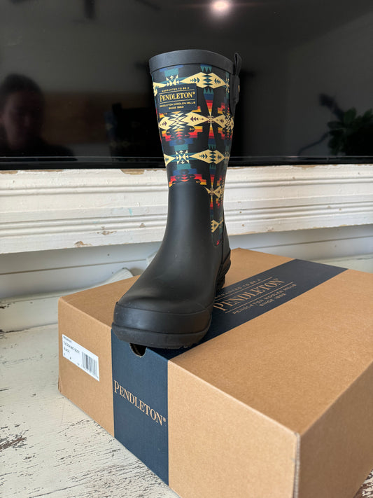 New Pendelton Mid Calf Rain Boots Size 8 - New in Box