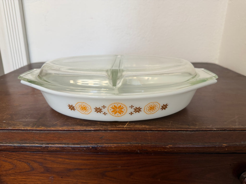 vintage Pyrex Town & Country 1.5-quart divided oval casserole dish & clear glass lid