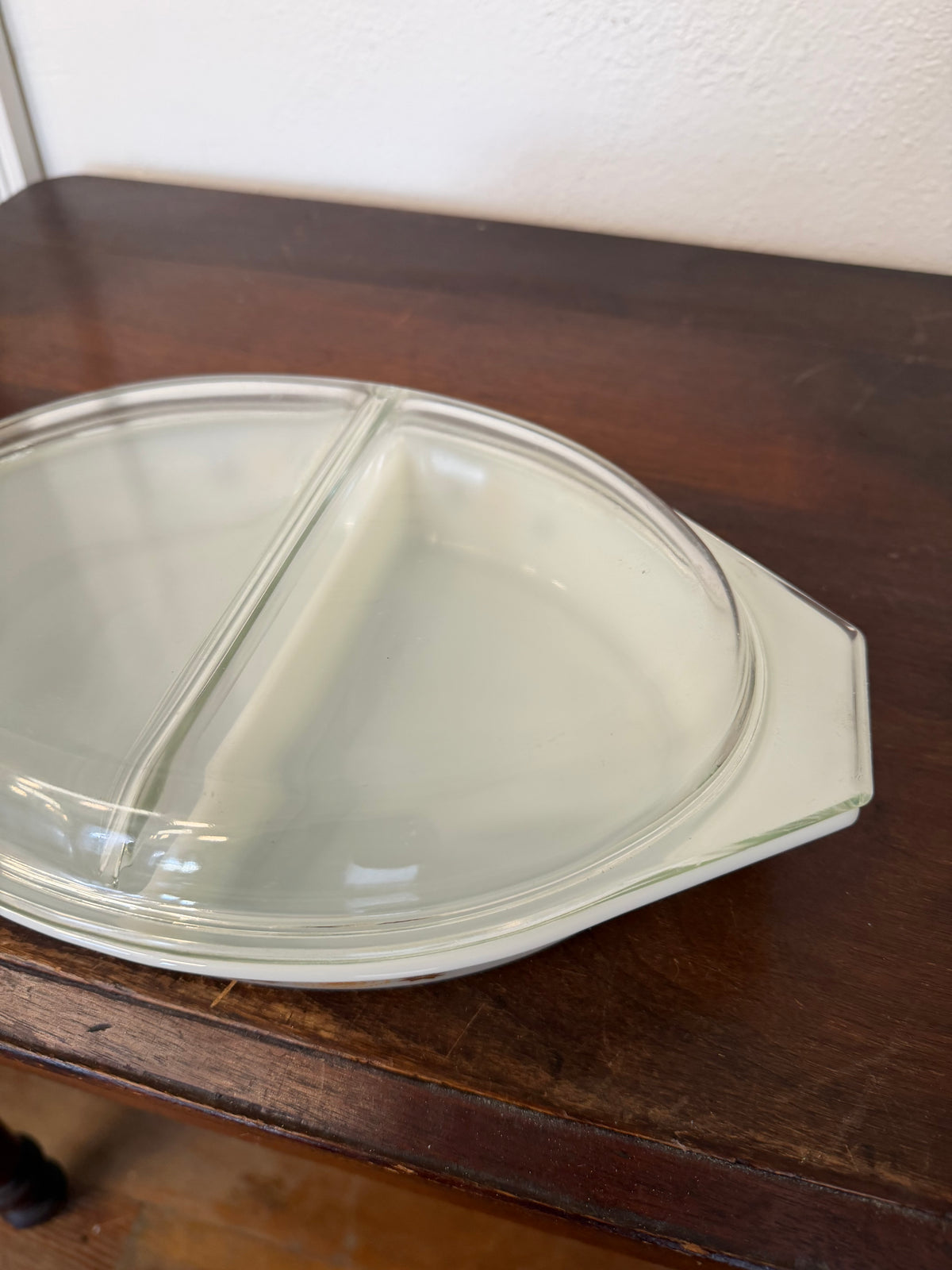 vintage Pyrex Town & Country 1.5-quart divided oval casserole dish & clear glass lid