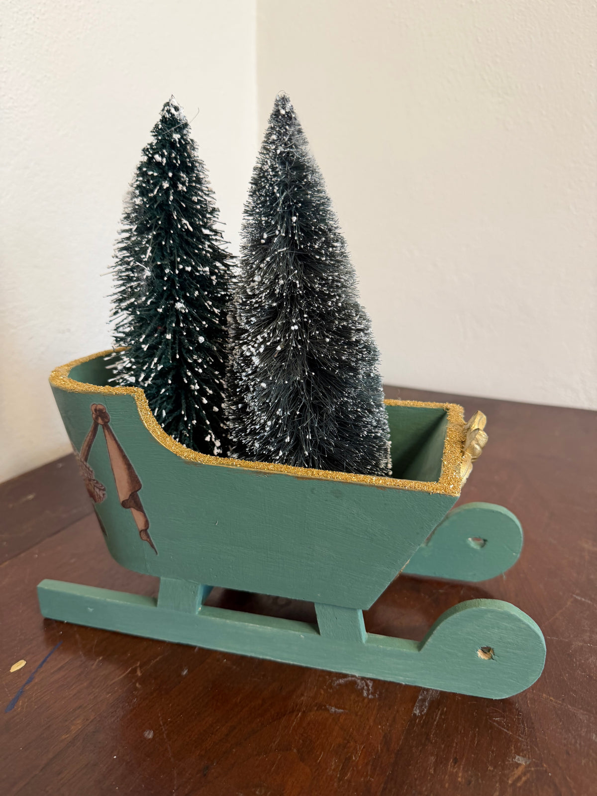 Handpainted Glitter Sleigh with bottlebrush trees