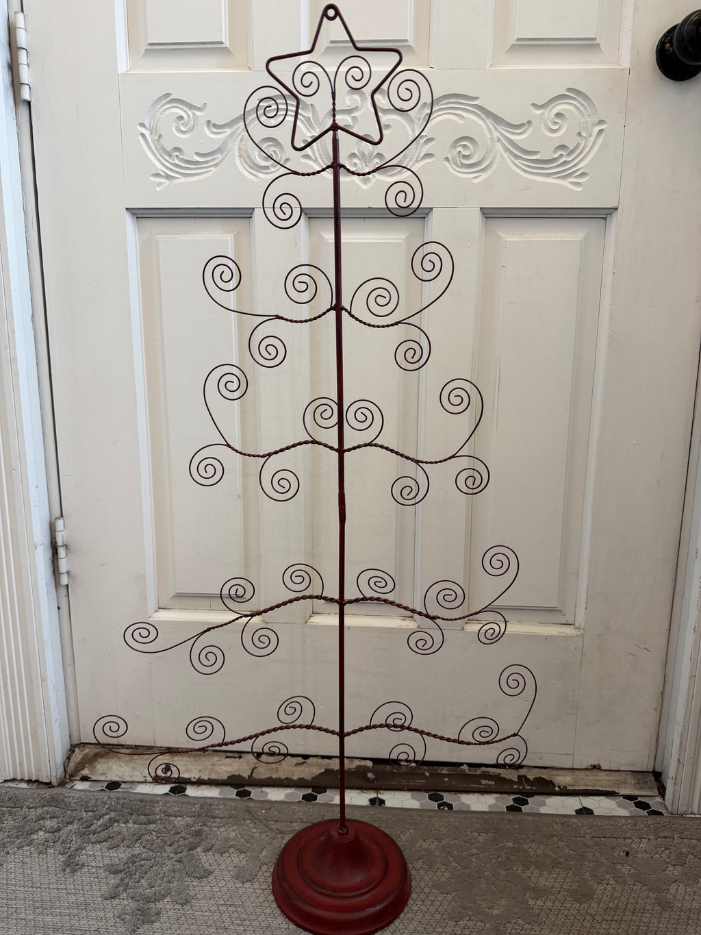 Red metal Christmas tree card holder