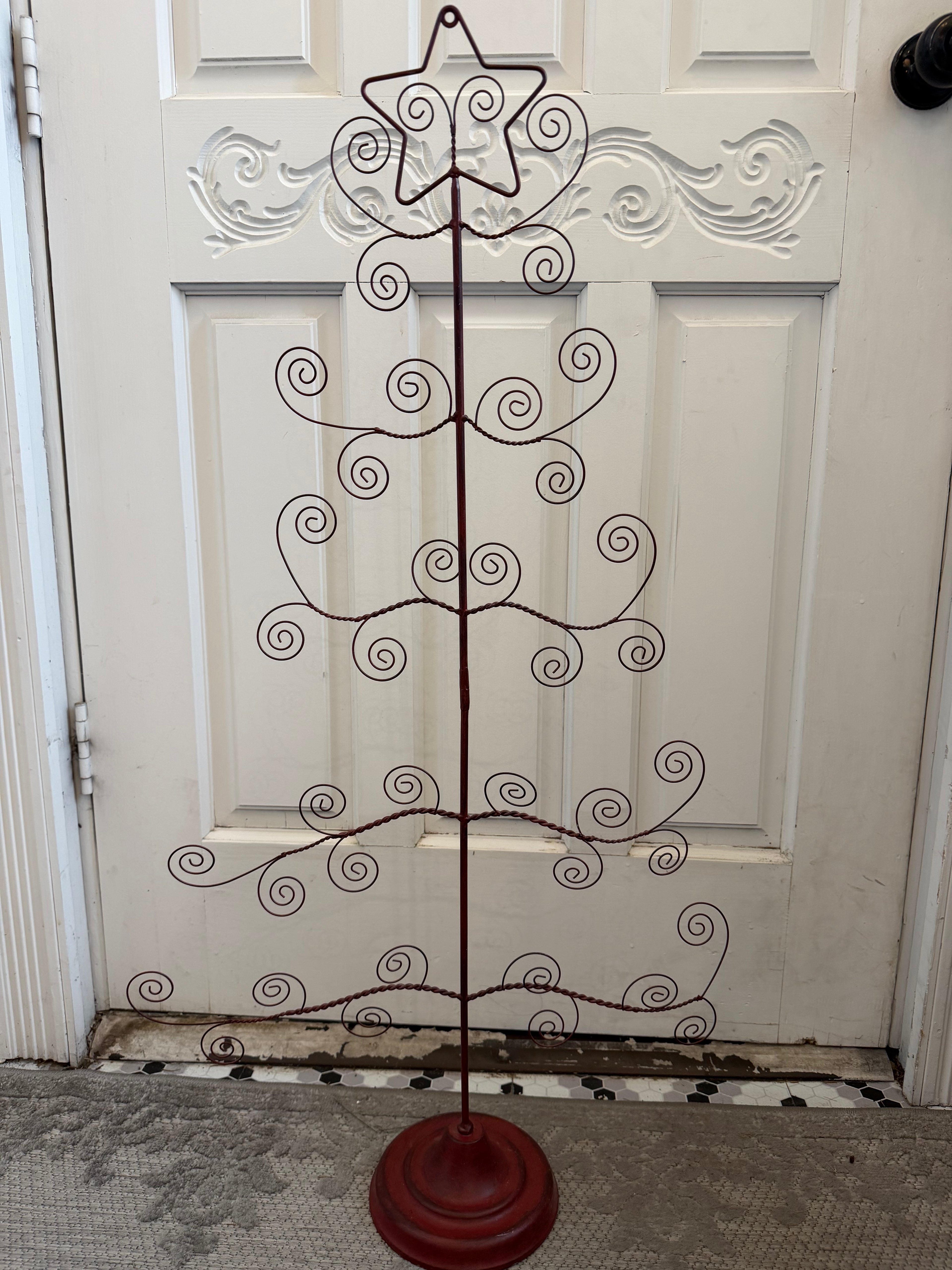 Red metal Christmas tree card holder