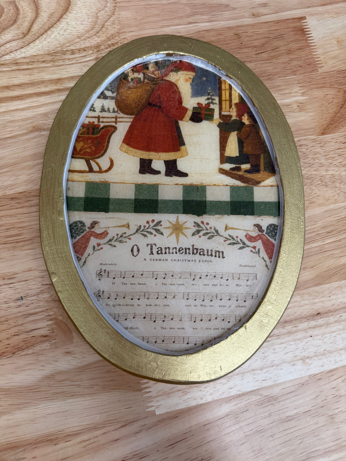 Oval Christmas wood tray with resin sold individually