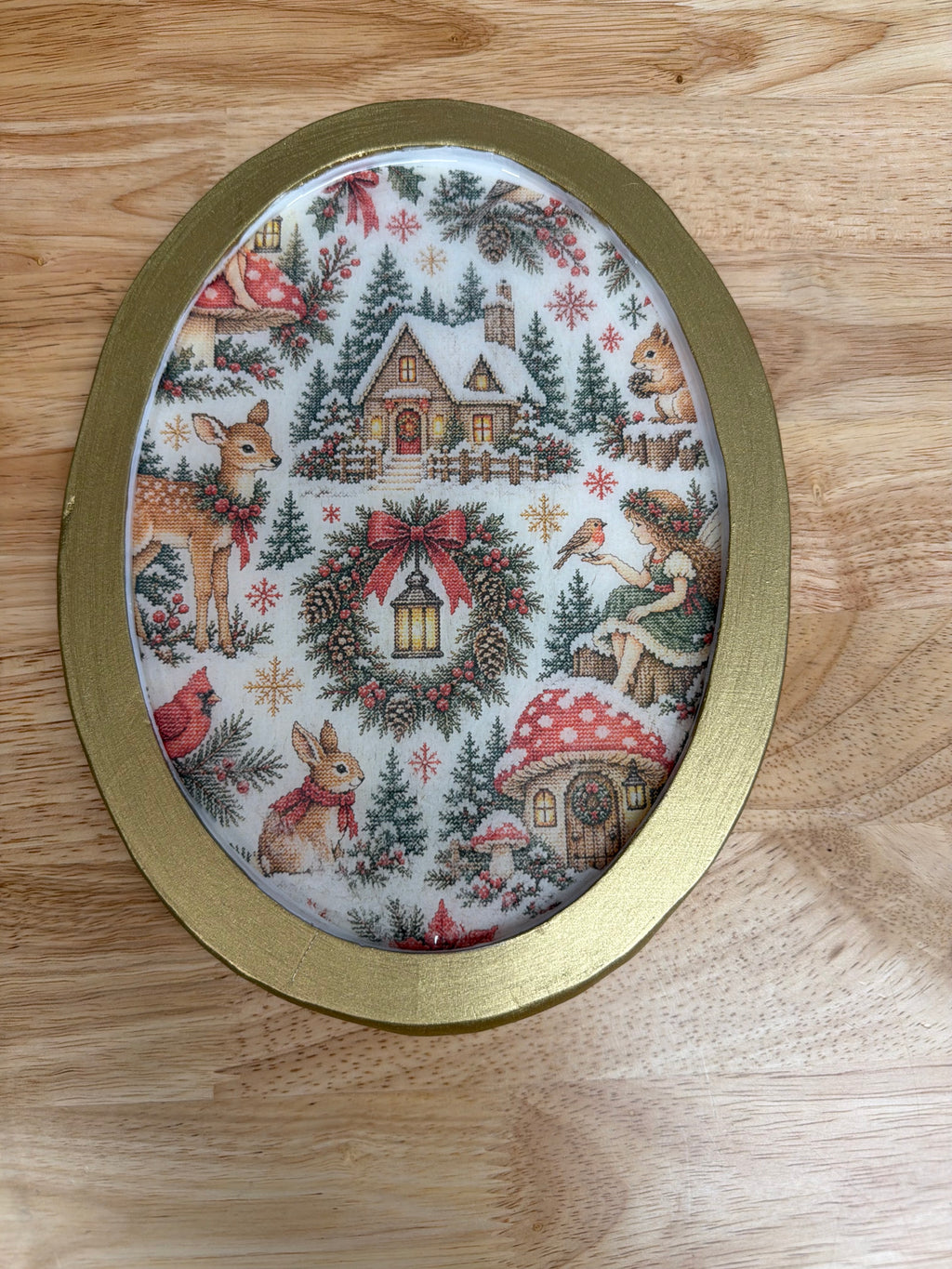 Oval Christmas wood tray with resin sold individually
